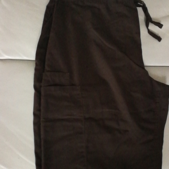 UA women's scrub set - Picture 7 of 9